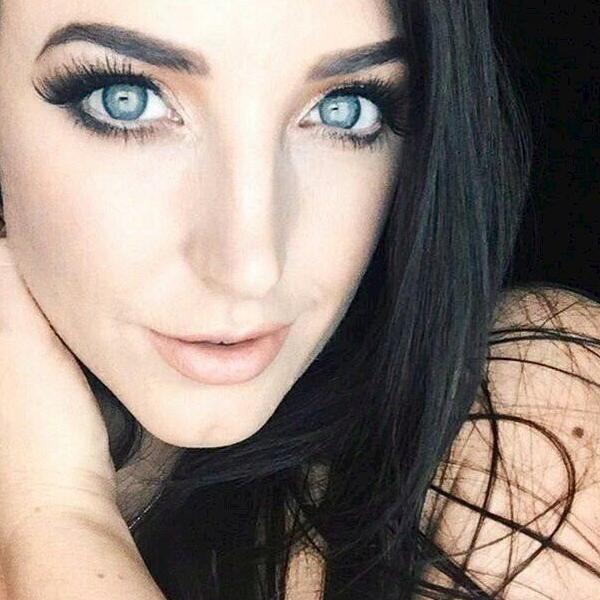 LIZZYY